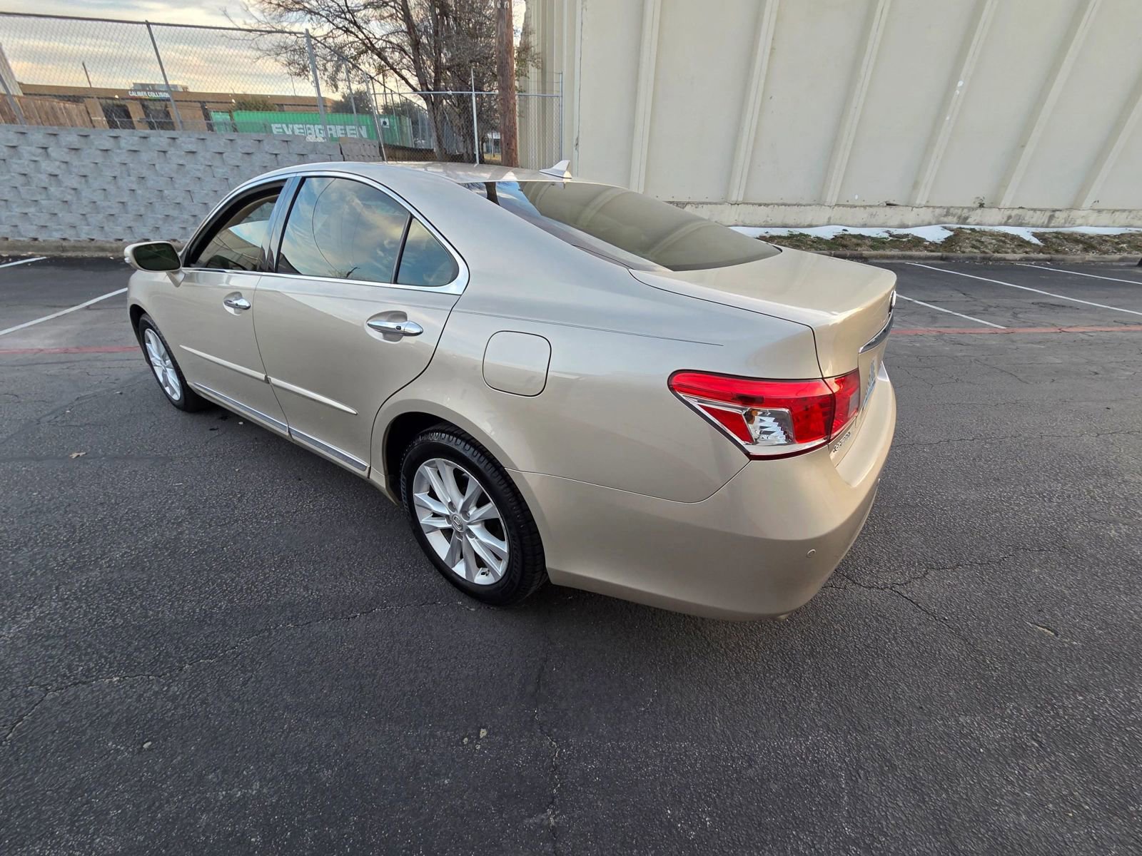 Used 2012 Lexus ES 350 image 2