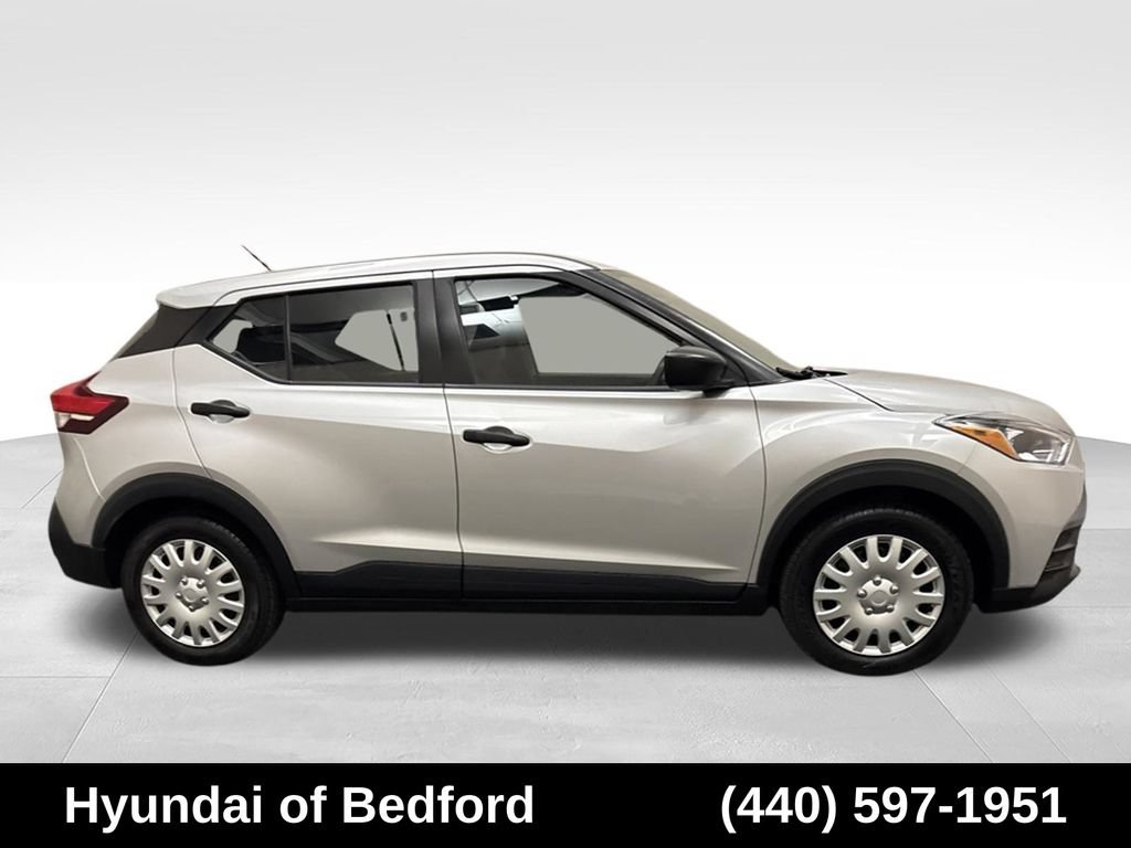 Used 2020 Nissan Kicks S FWD image 4