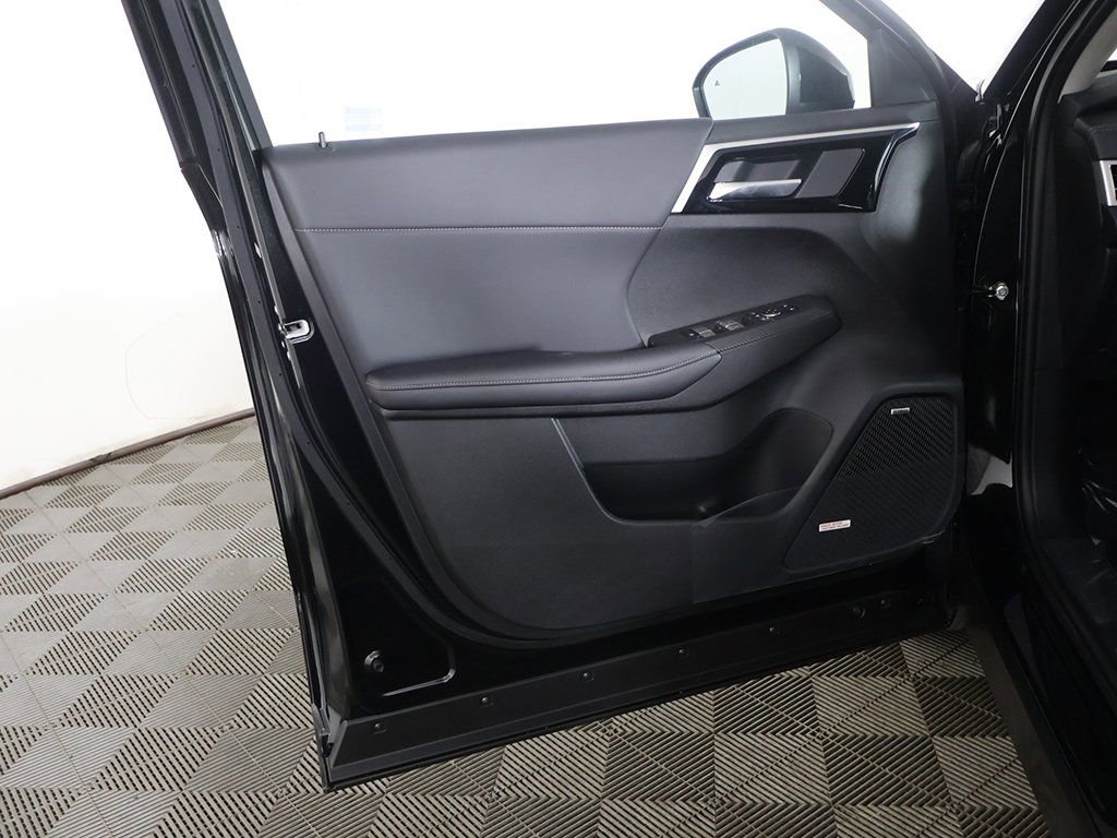 New 2026 Mitsubishi Outlander SE image 21