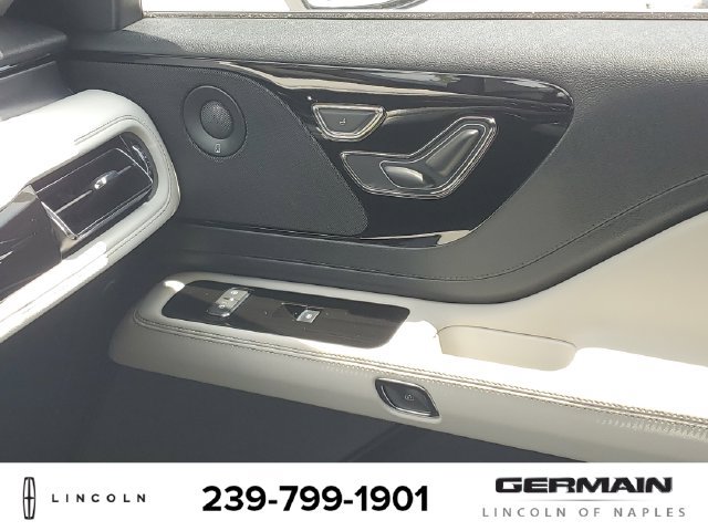 New 2026 Lincoln Aviator AWD image 27