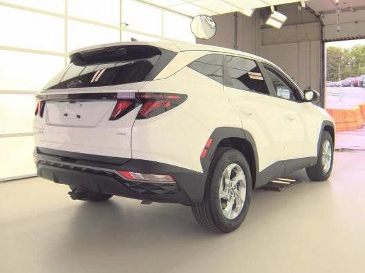 Used 2023 Hyundai Tucson SE AWD/4WD image 3