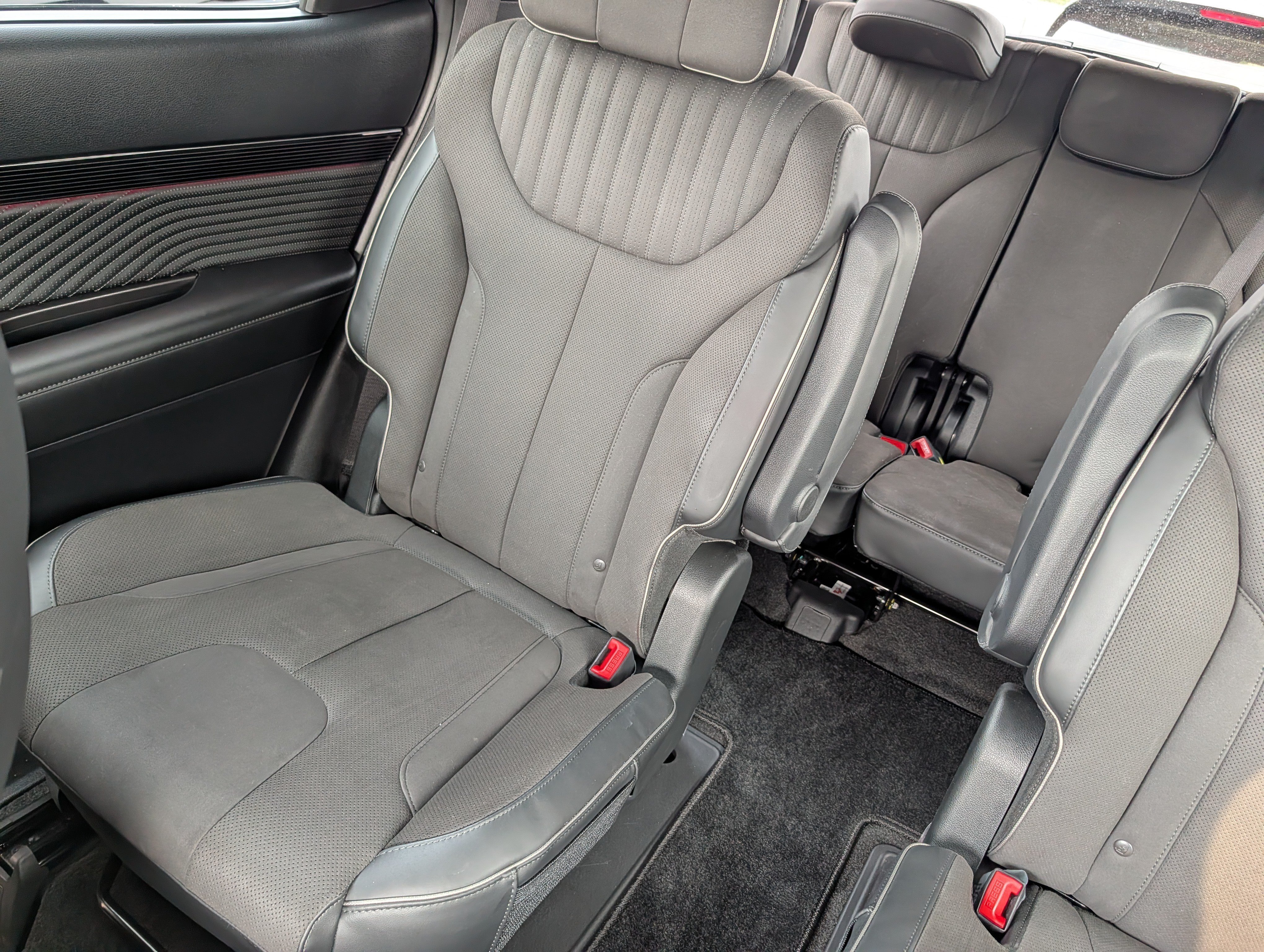 Used 2025 Hyundai Palisade Calligraphy AWD/4WD image 12