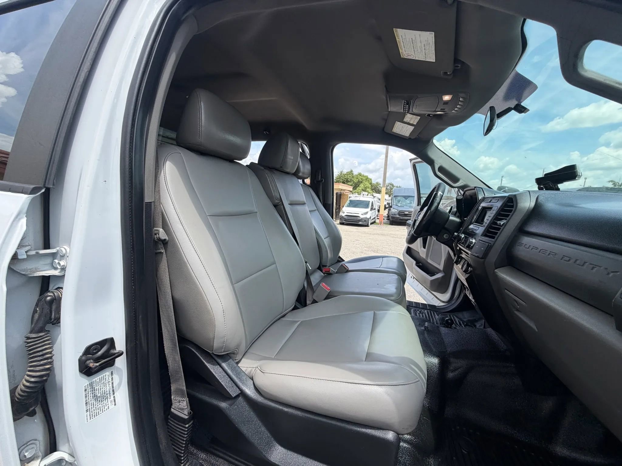 Used 2017 Ford F550 4x4 Crew Cab Super Duty image 19