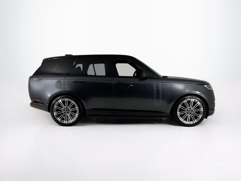 Used 2025 Land Rover Range Rover SE AWD/4WD image 6