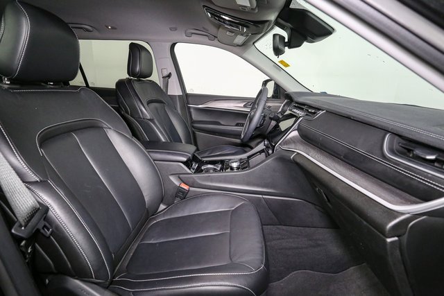 Used 2023 Jeep Grand Cherokee L Limited image 18
