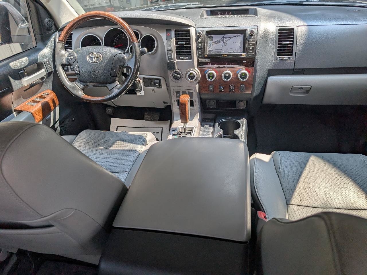 Used 2012 Toyota Tundra Limited w/ Platinum Pkg AWD/4WD image 24