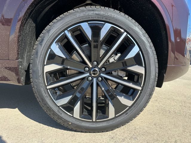 New 2026 Volvo XC90 B6 Plus w/ Protection Package Premier AWD/4WD image 9