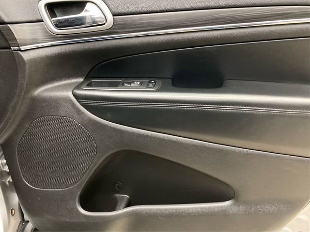 Used 2019 Jeep Grand Cherokee Limited image 26