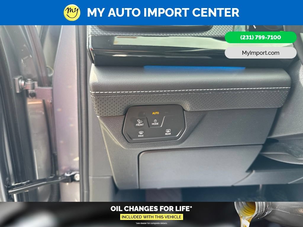 Used 2025 Volkswagen Atlas Cross Sport SEL AWD/4WD image 15