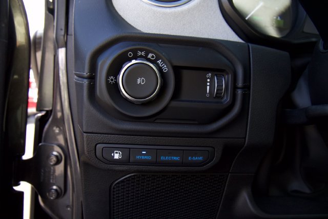 Used 2025 Jeep Wrangler Unlimited Sahara w/ Safety Group AWD/4WD image 14