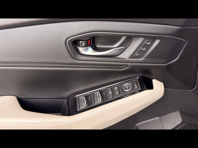 Certified 2025 Honda Accord Touring image 34