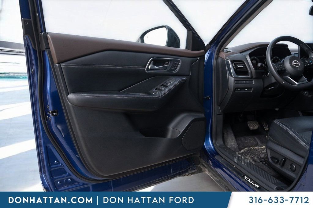Used 2023 Nissan Rogue Platinum w/ Platinum Premium Package image 15