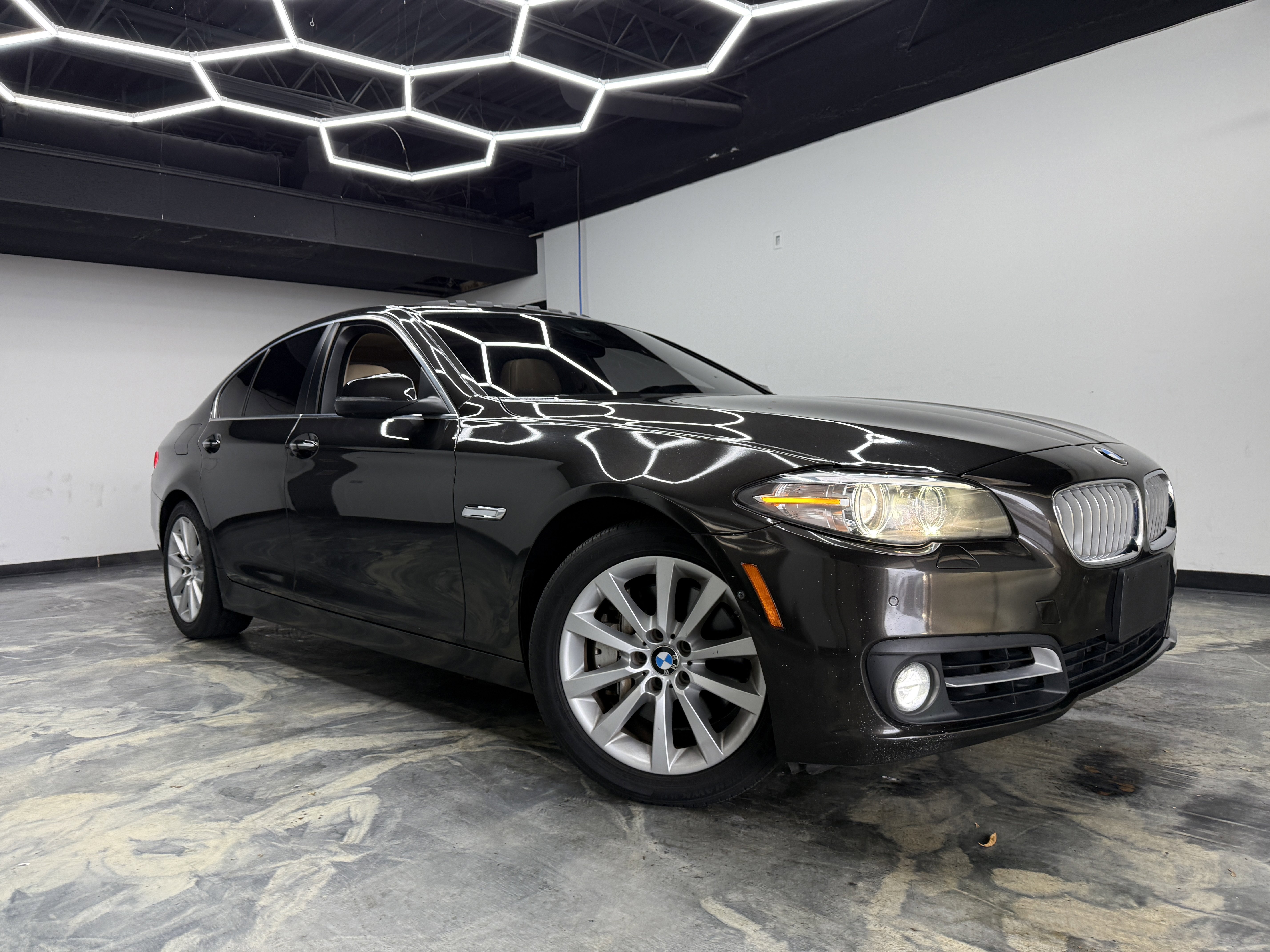 Used 2015 BMW 550i xDrive Sedan image 6
