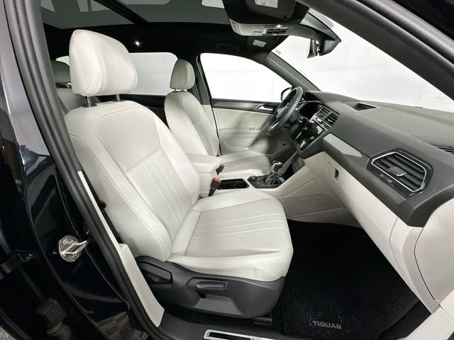 Used 2022 Volkswagen Tiguan SE R-Line image 26