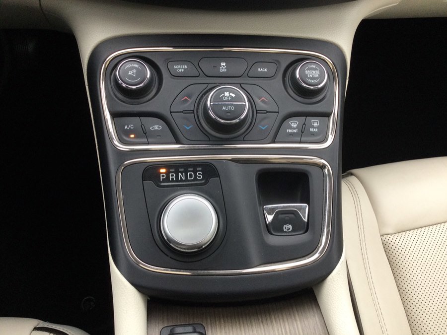 Used 2015 Chrysler 200 C w/ Navigation & Sound Group I image 26
