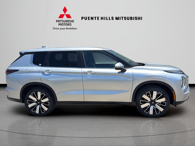 New 2026 Mitsubishi Outlander SE FWD image 4