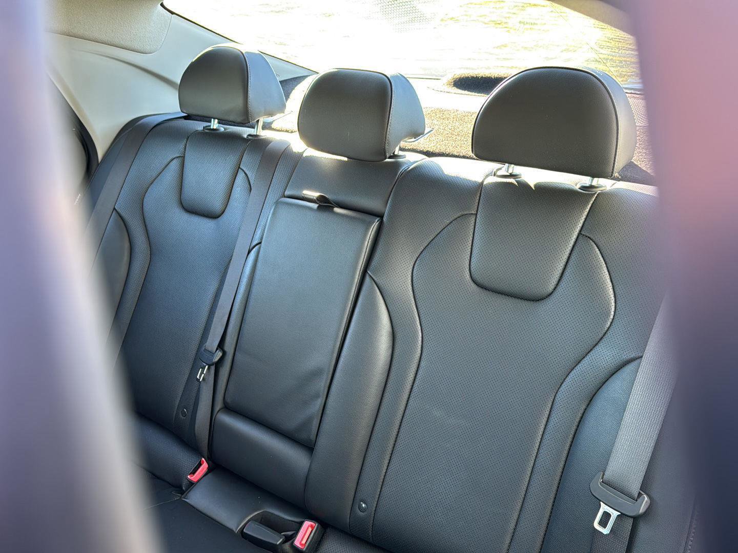 Used 2024 Hyundai Elantra Limited image 28