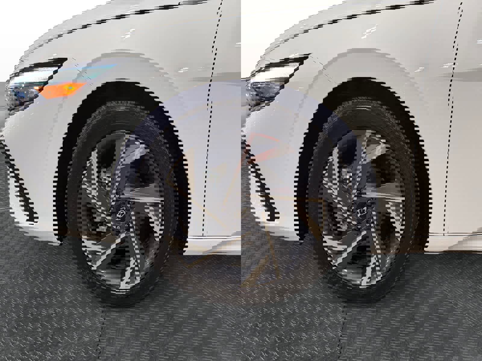 Used 2025 Hyundai Elantra SEL image 15