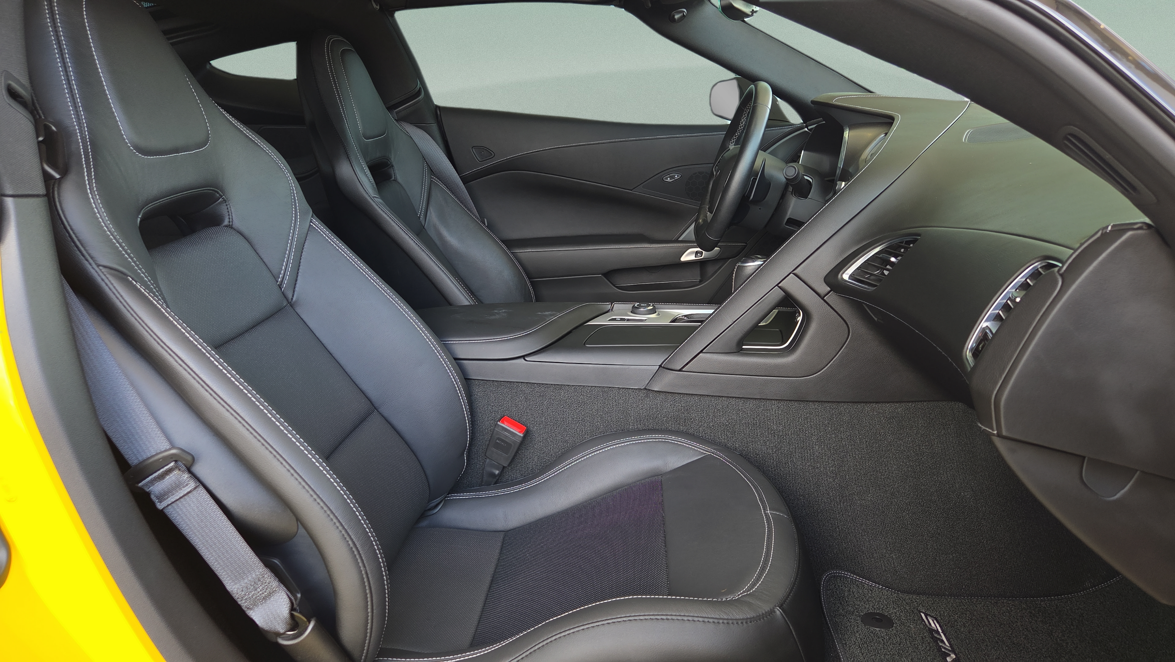 Used 2019 Chevrolet Corvette Grand Sport w/ Carbon Flash Badge Package RWD image 13