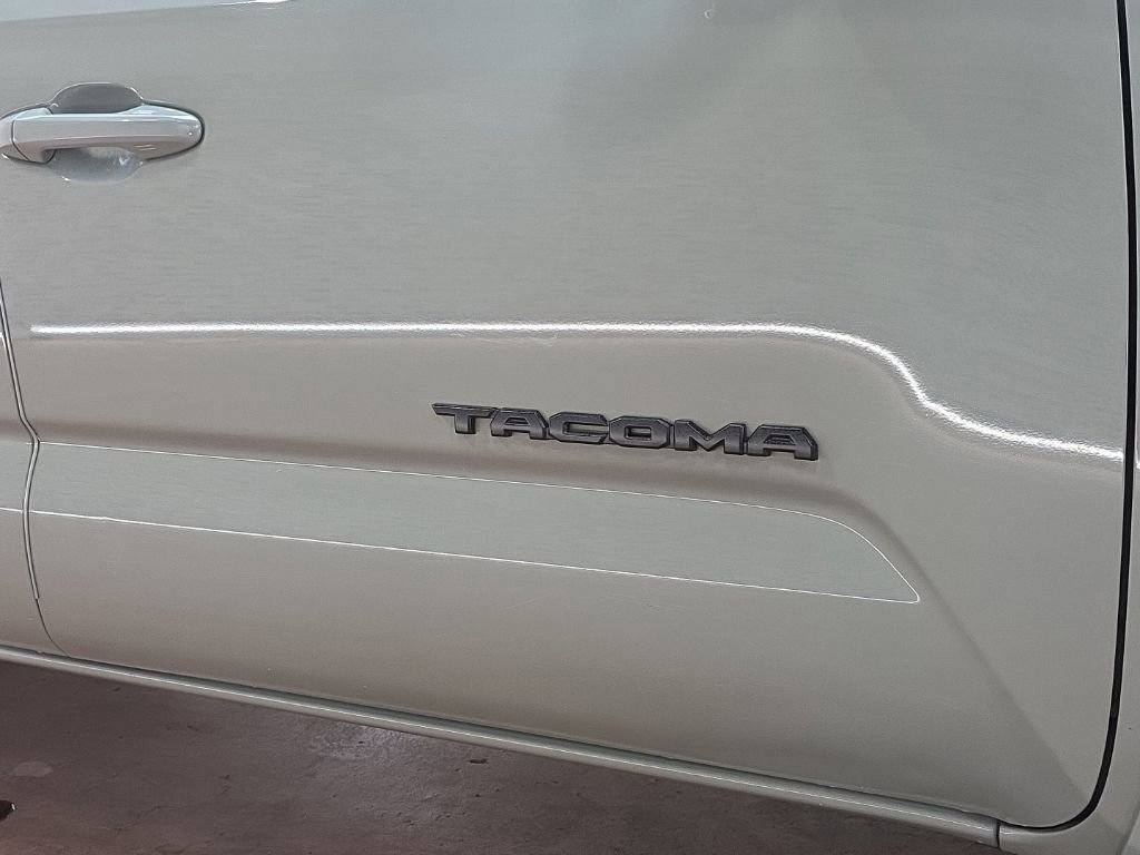 Used 2023 Toyota Tacoma TRD Sport w/ Black Out Package (TMS) image 11