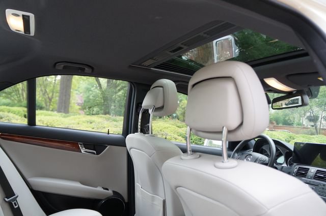 Used 2010 Mercedes-Benz C 300 Sedan image 16
