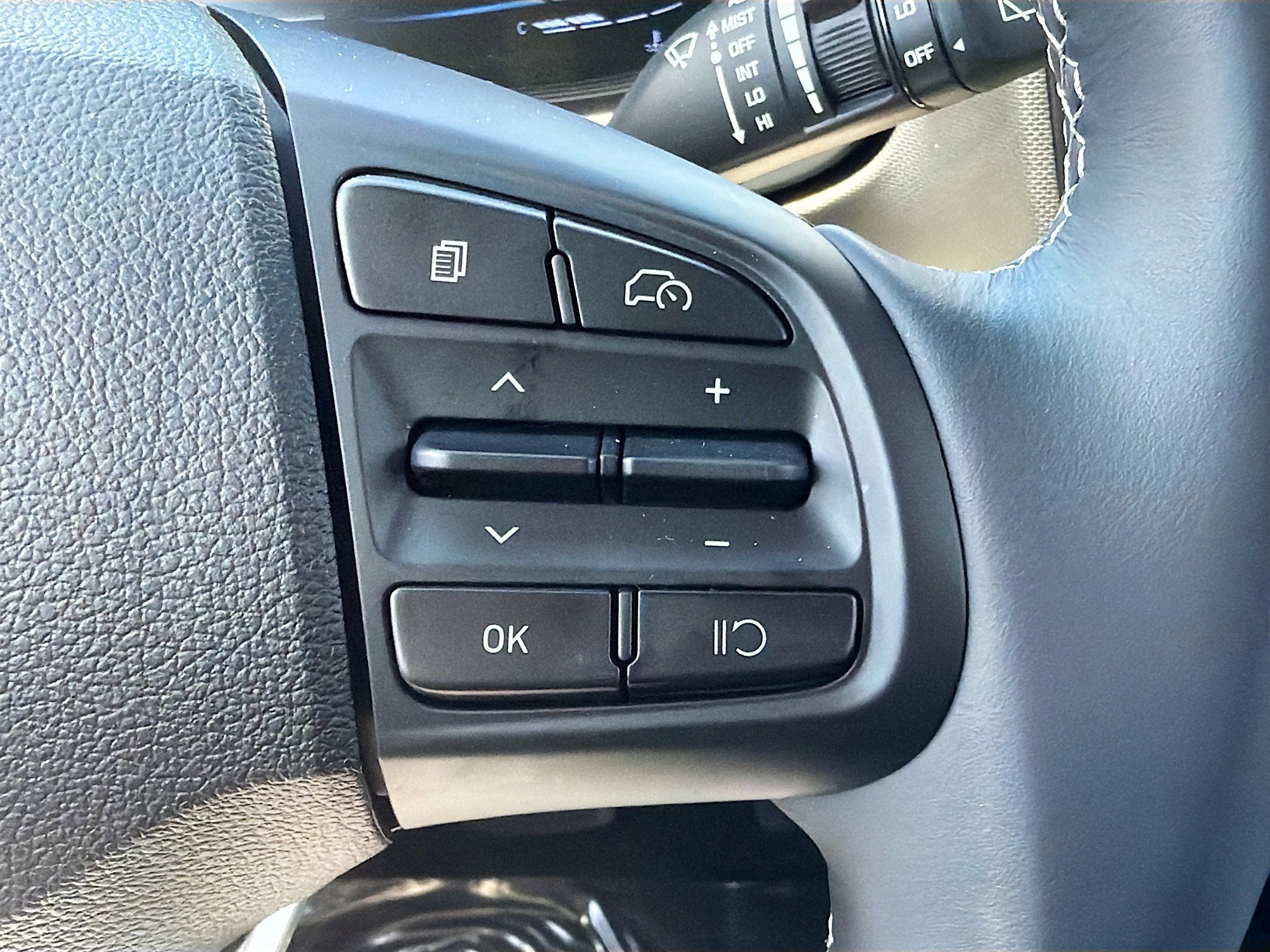 Used 2026 Hyundai Venue SEL image 34