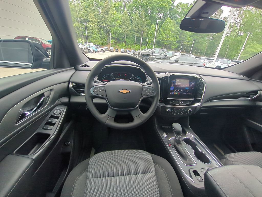 Used 2024 Chevrolet Traverse LT FWD image 30