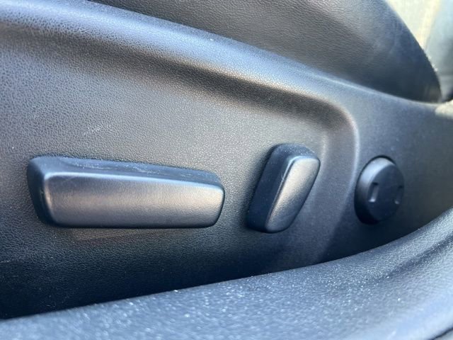 Used 2014 Toyota Camry SE w/ Moonroof Package FWD image 26