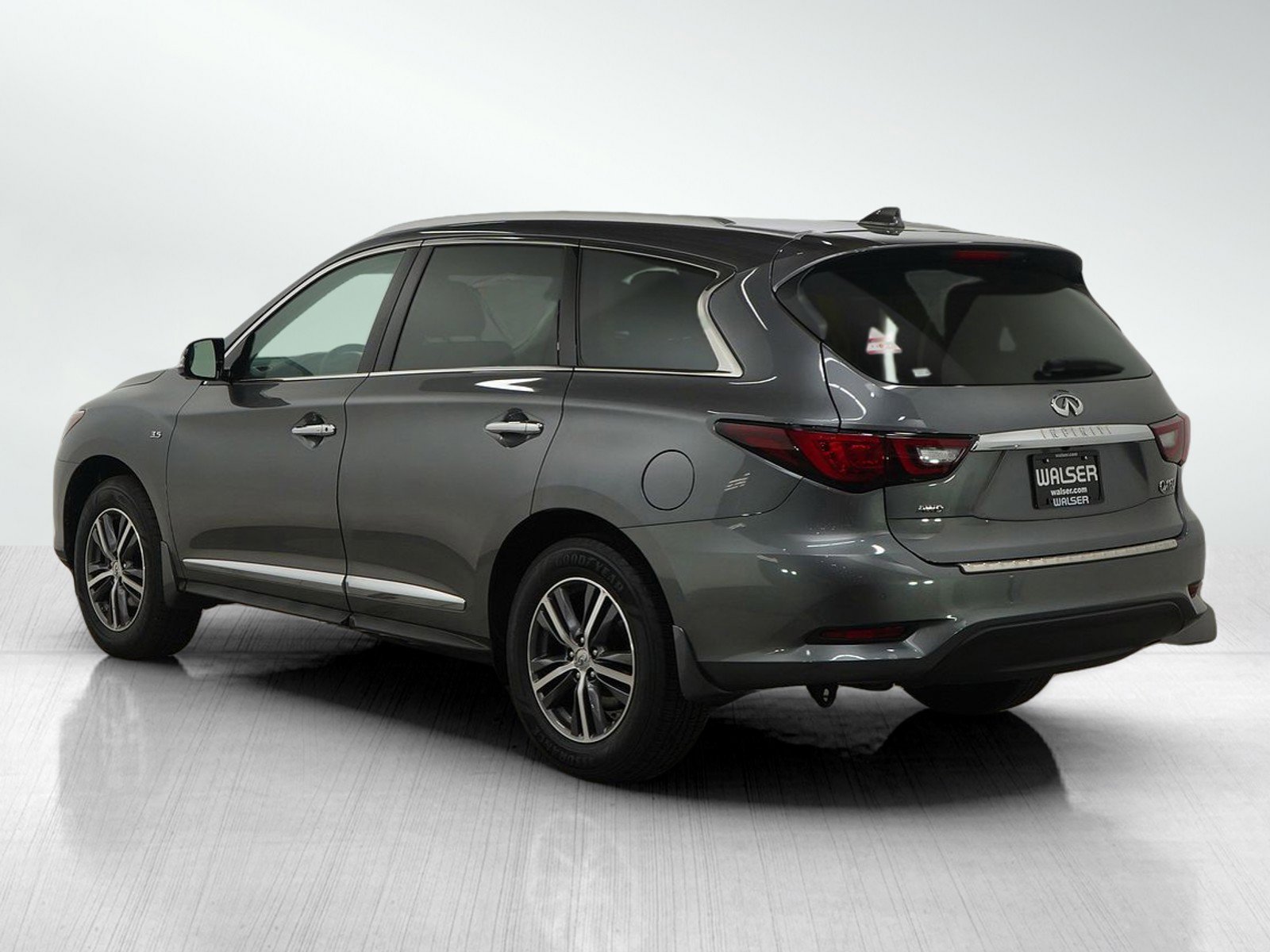 Used 2019 INFINITI QX60 Luxe w/ Essential Package image 4