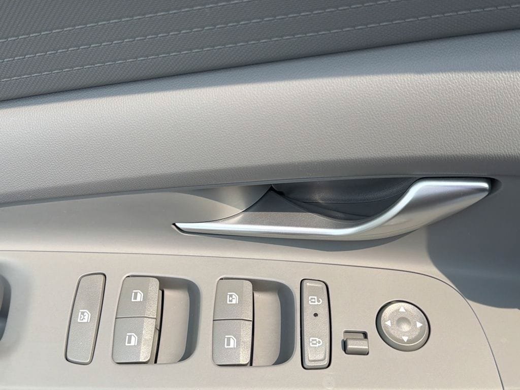 Certified 2024 Hyundai Elantra SEL FWD image 16