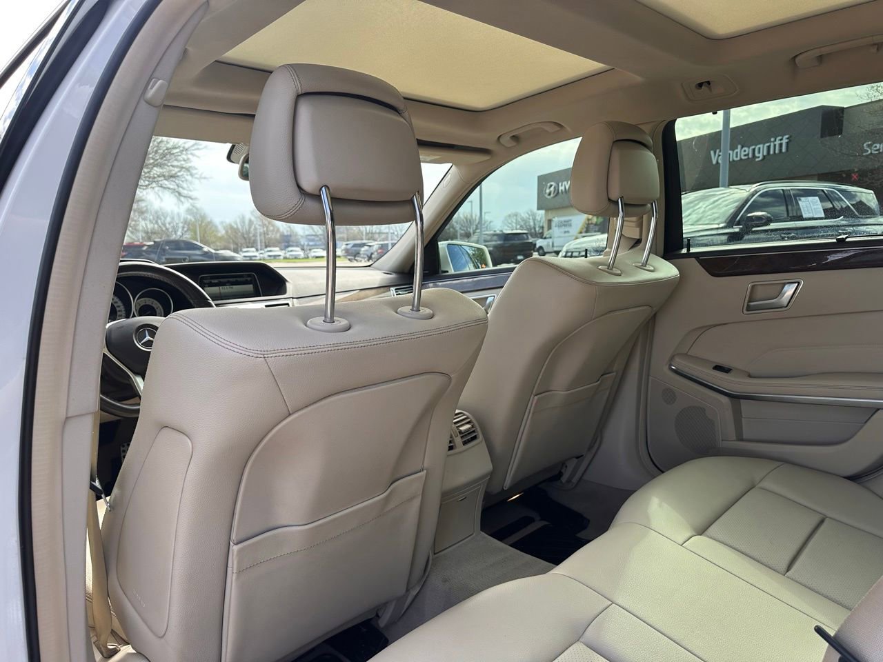 Used 2014 Mercedes-Benz E 350 4MATIC Wagon image 19