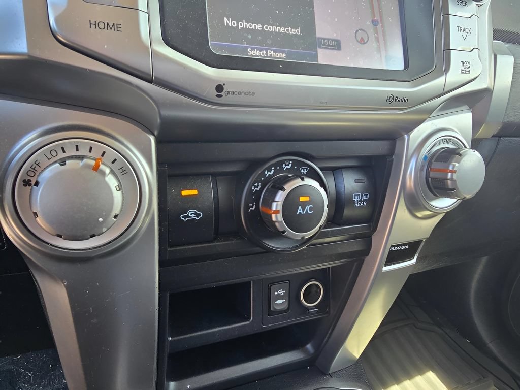 Used 2014 Toyota 4Runner SR5 AWD/4WD image 18