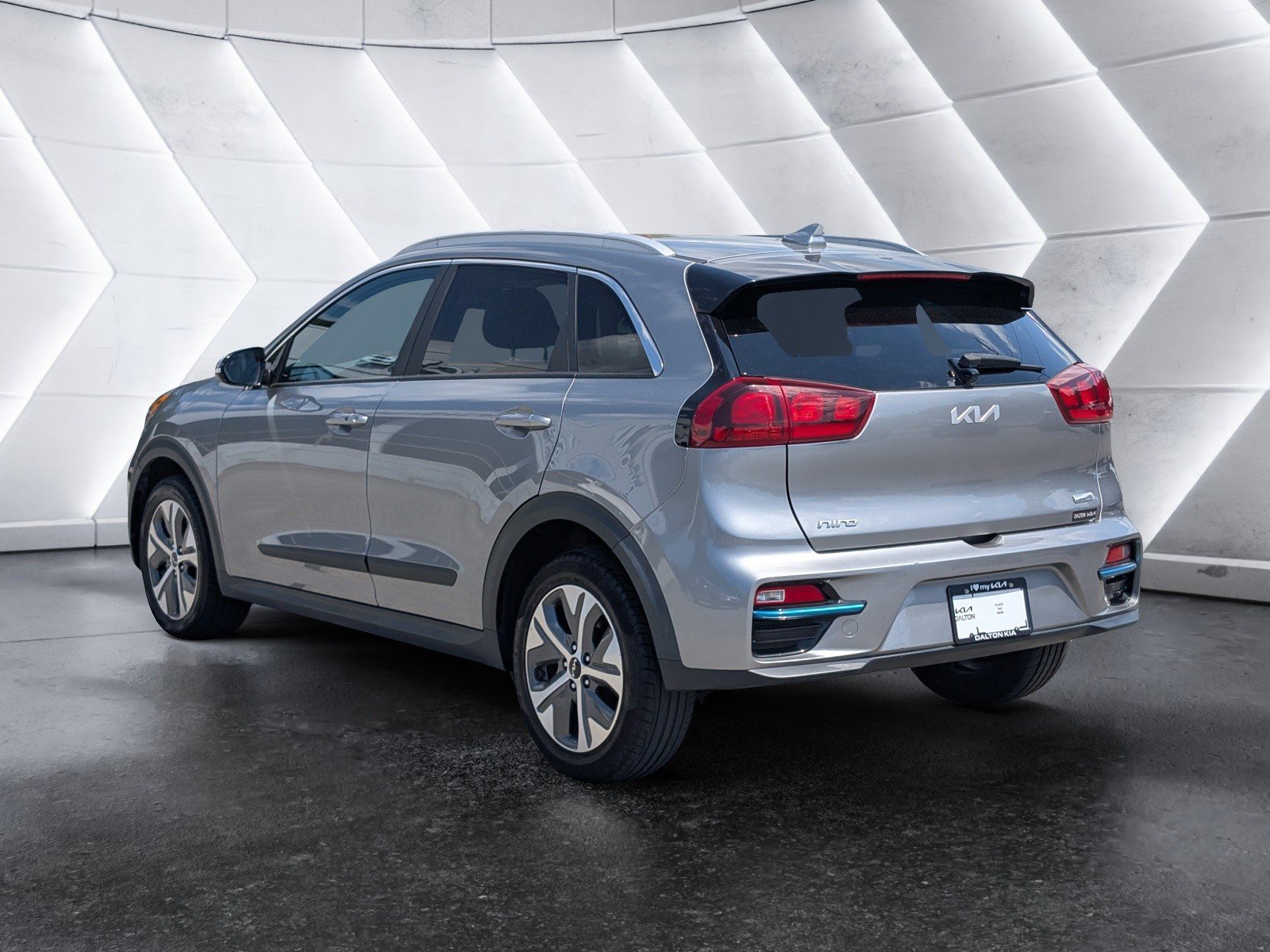 Used 2022 Kia Niro EX w/ Cold Weather Package FWD image 5