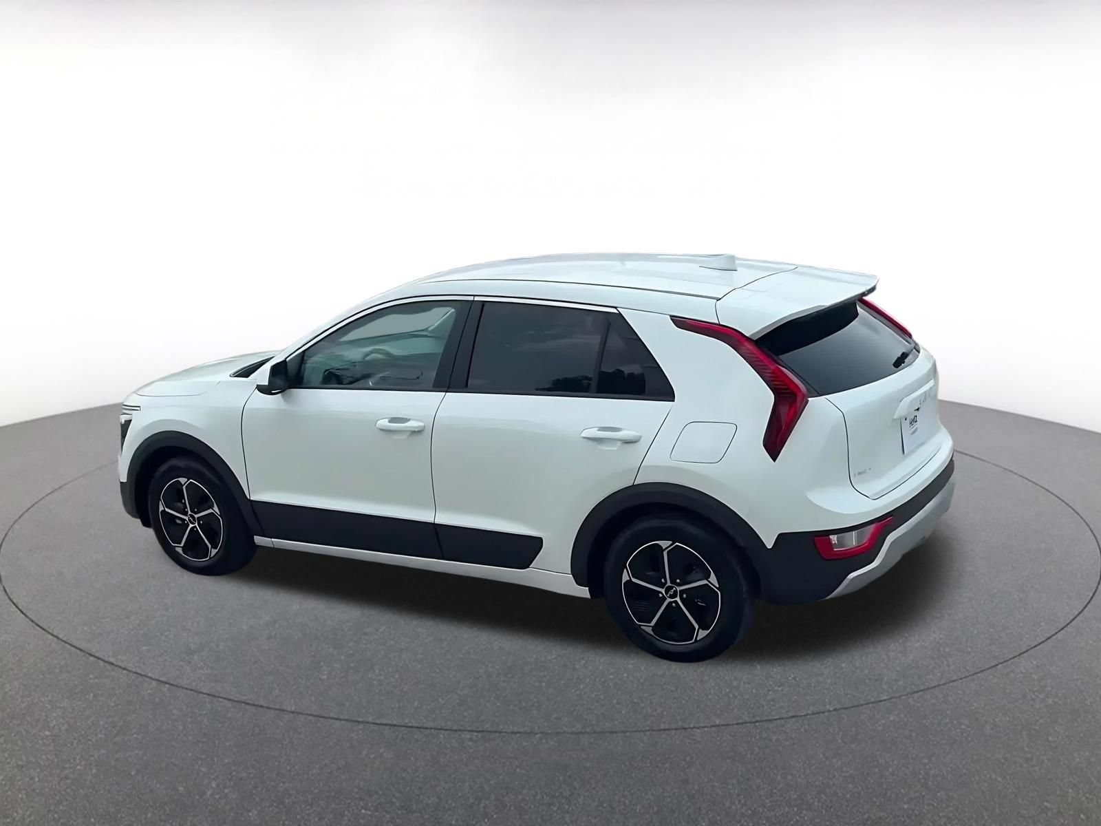 Used 2026 Kia Niro LX FWD image 10