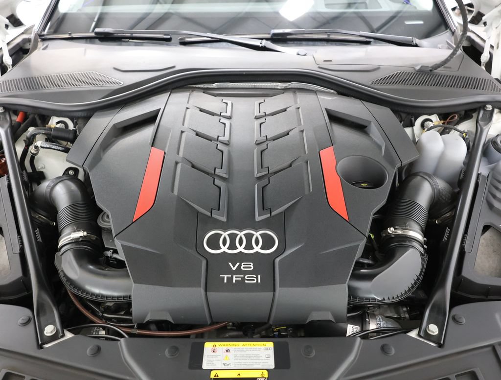 Used 2023 Audi S8 w/ S8 Comfort Plus Package AWD/4WD image 29
