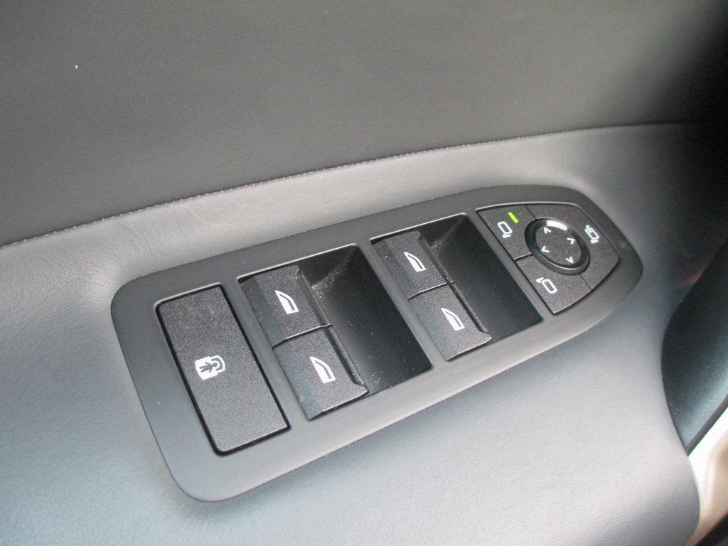 Used 2022 BMW iX xDrive50 w/ Premium Package image 24