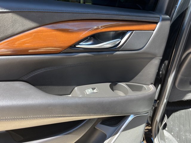 Used 2020 Cadillac Escalade Luxury AWD/4WD image 19