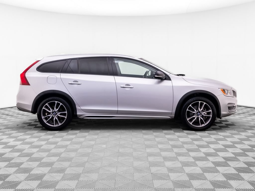 Used 2016 Volvo V60 T5 Cross Country w/ Climate Package AWD/4WD image 8
