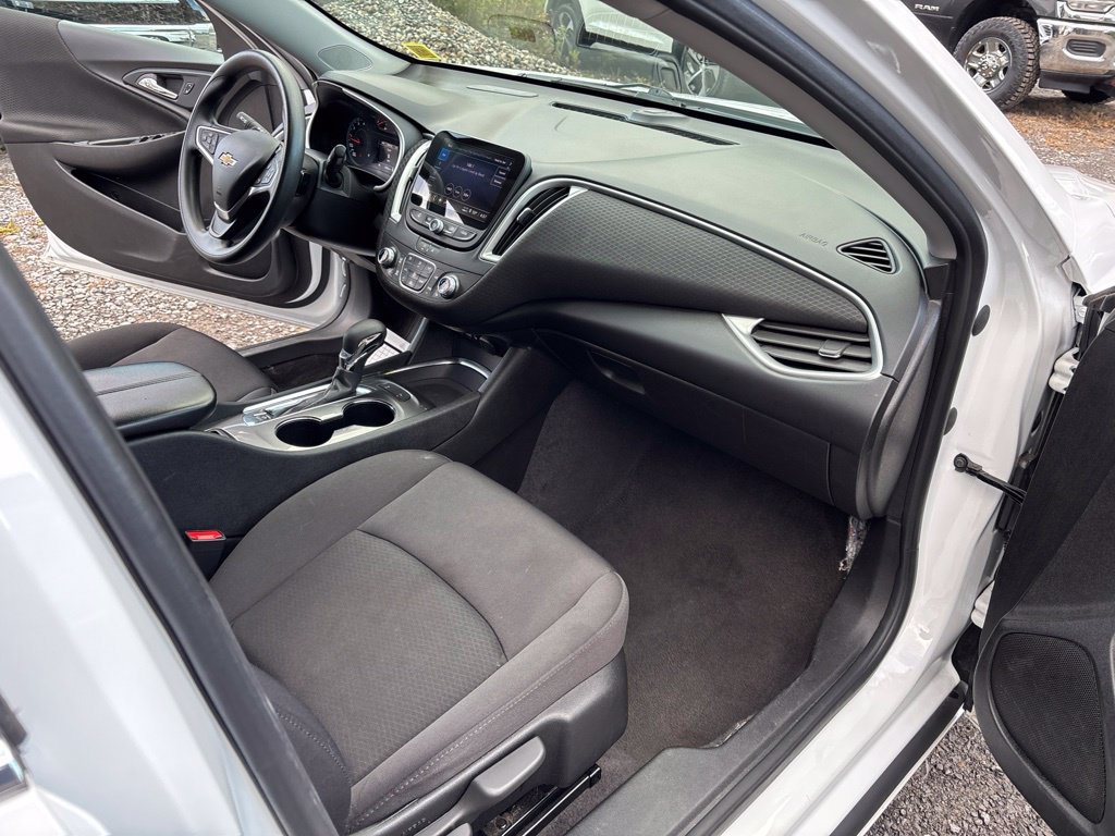 Used 2024 Chevrolet Malibu LT FWD image 24