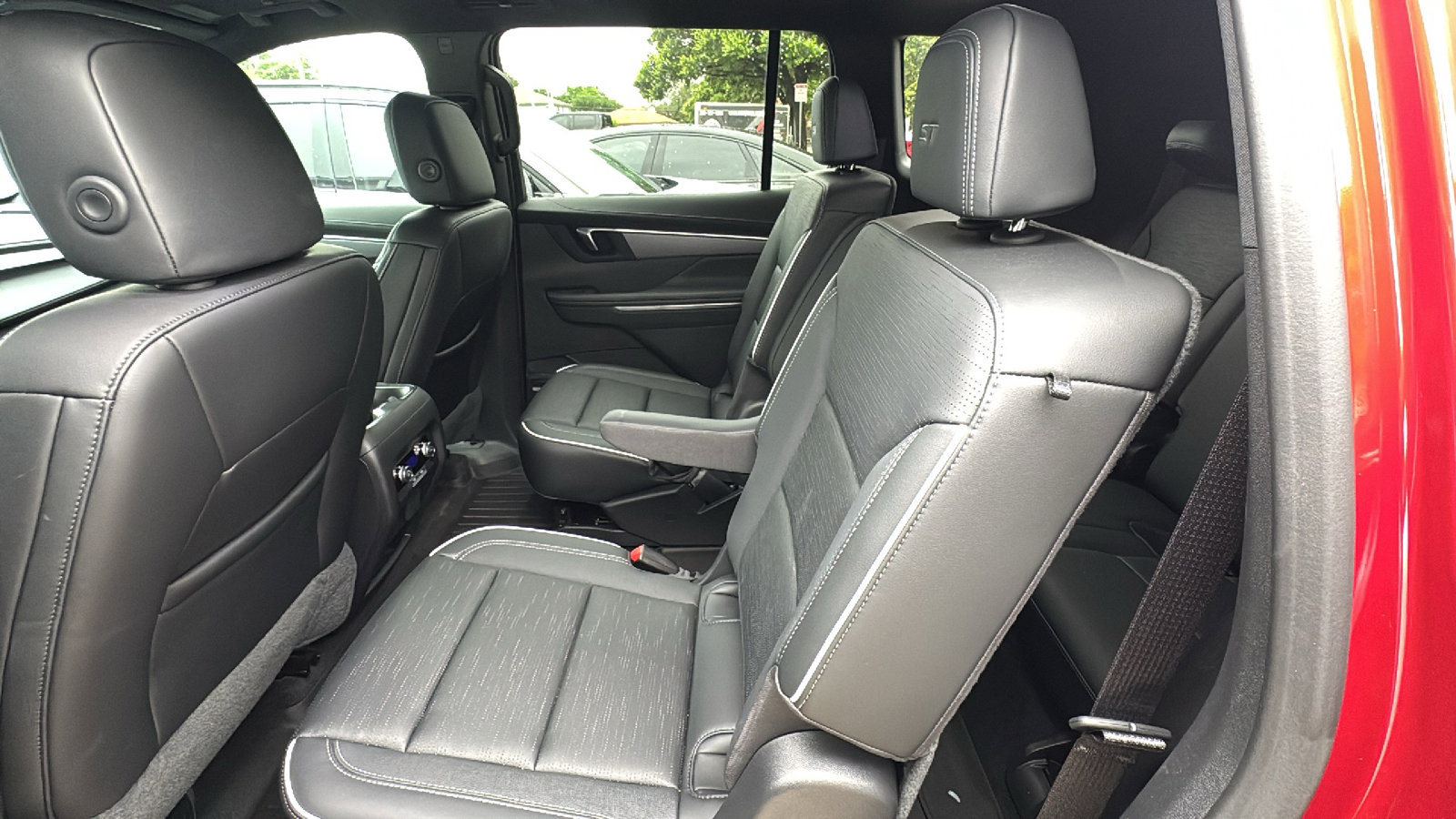Used 2025 Buick Enclave Sport Touring w/ Power Package FWD image 16