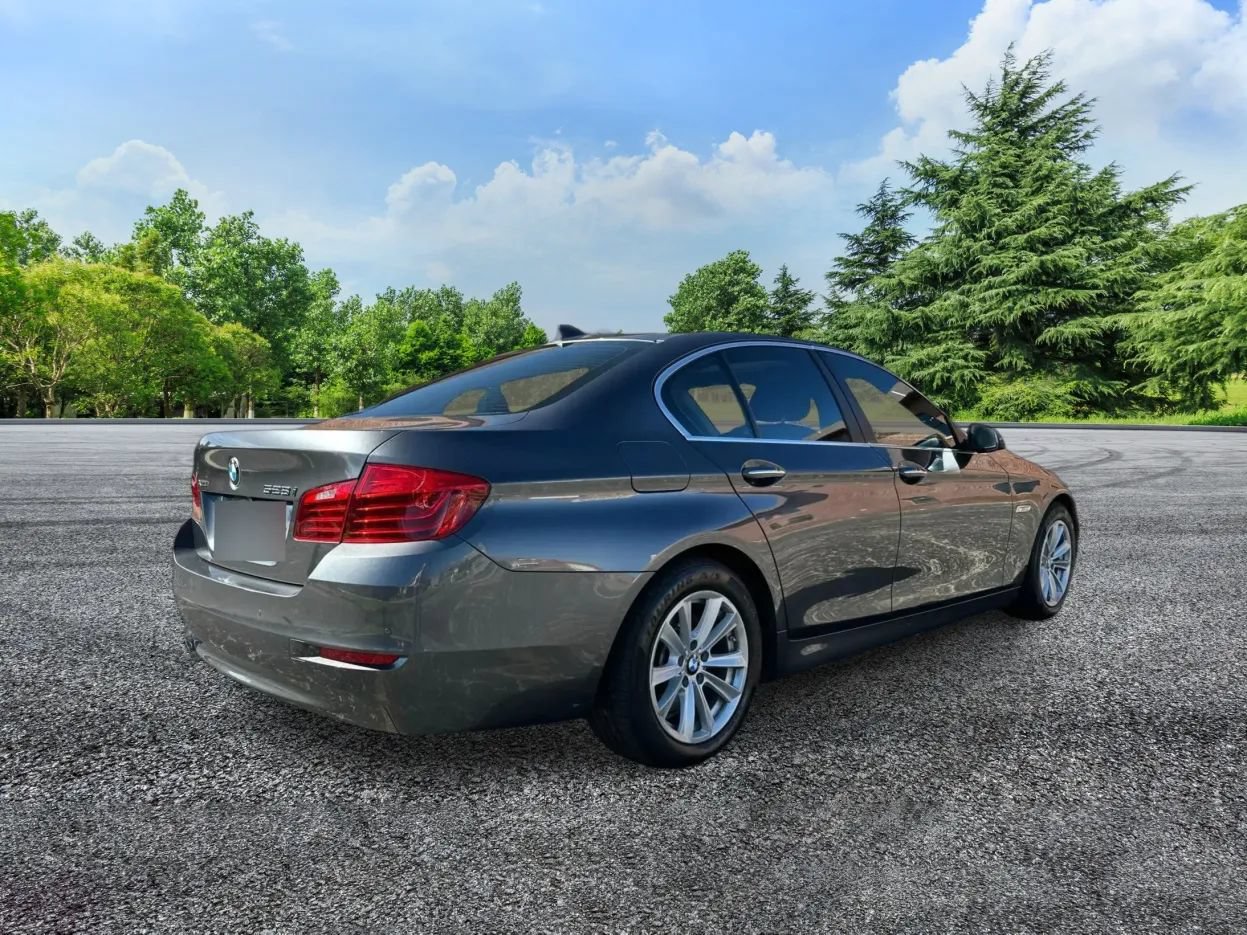 Used 2016 BMW 528i xDrive Sedan AWD/4WD image 4