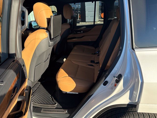 Used 2026 Lexus LX 600 4WD w/ Accessory Package (Z1) image 9