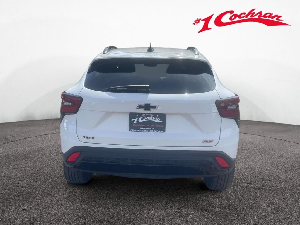 Used 2025 Chevrolet Trax RS w/ Driver Confidence Package FWD image 8