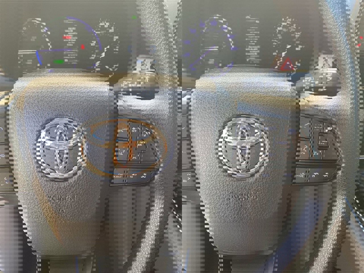 Used 2023 Toyota Sienna LE image 22