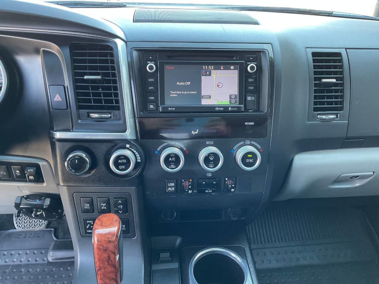 Used 2018 Toyota Sequoia Platinum AWD/4WD image 21
