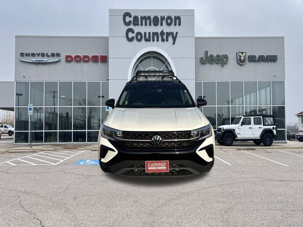 Used 2024 Volkswagen Taos SE image 7