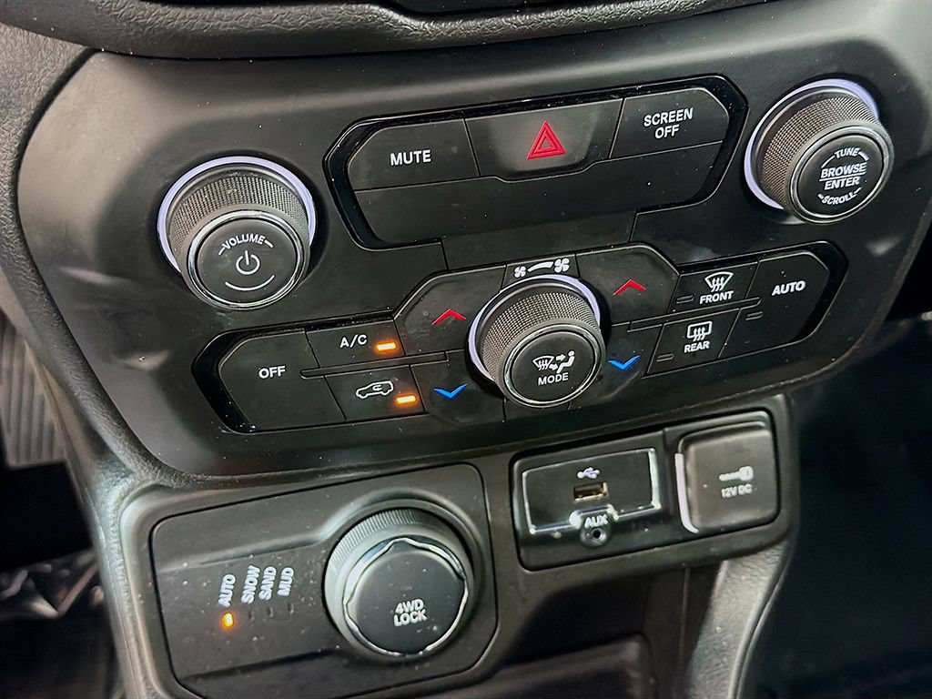 Used 2018 Jeep Renegade Altitude AWD/4WD image 33