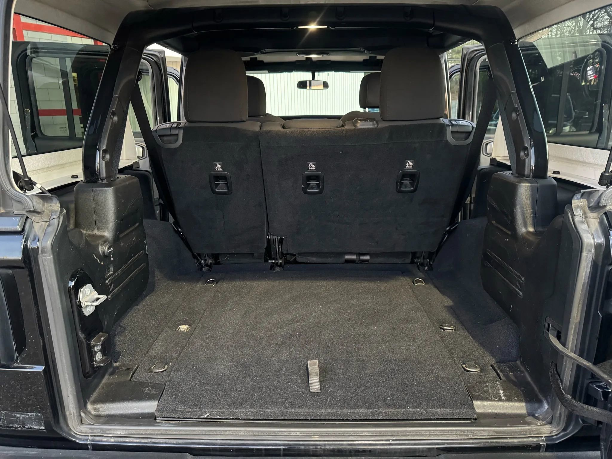 Used 2018 Jeep Wrangler Unlimited Sport S image 14