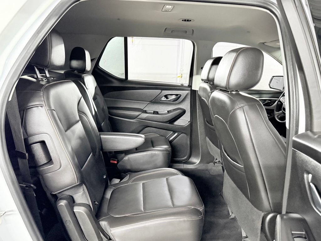 Used 2020 Chevrolet Traverse RS FWD image 25
