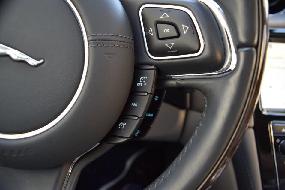 Used 2019 Jaguar XJ Collection RWD image 68
